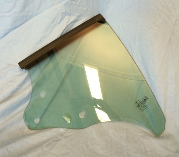 Rear Side Window - left / Hinteres Seitenfenster - links