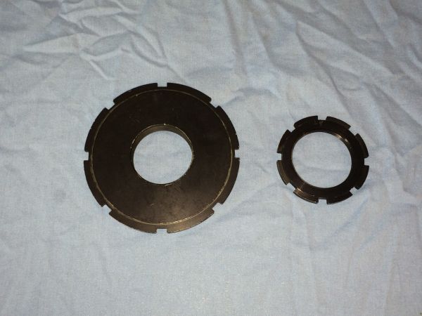 2 Nuts for Shockabsorber / 2 Muttern für Stoßdämpfer