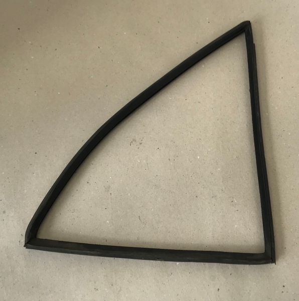 Rubber for Rear Door fixed glass - right / Gummi für Dreiecksfenster Tür hinten rechts