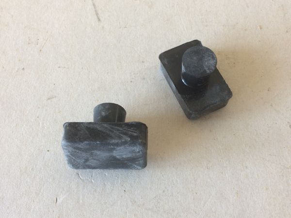 Lower Stop Rubber at Front-Suspension / Unteres Anschlaggummi Vorderachse