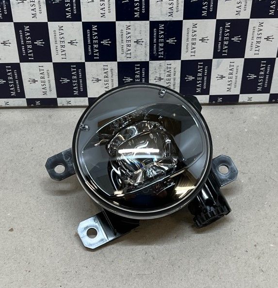Maserati Levante - Front Fog Lamp / Nebelleuchte vorn