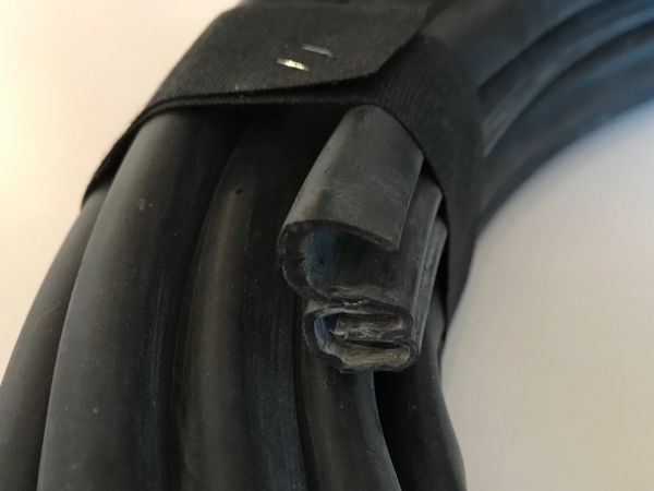 Pair of Door Seals / Paar Türdichtungen
