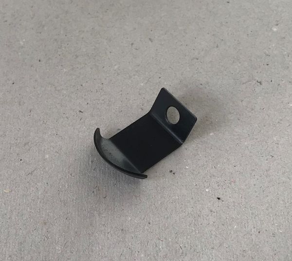 Bracket at Sill / Klammer an Schweller