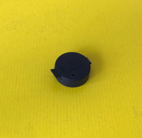 Plug Water Reservoir Windscreen Cleaner / Deckel Behälter Scheibenwaschanlage