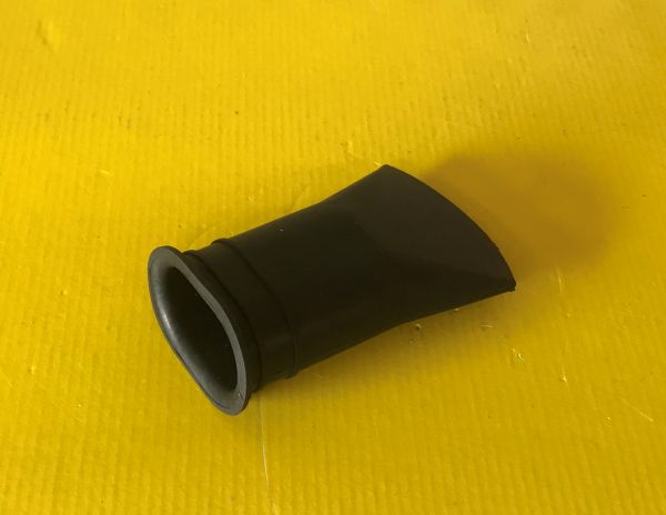 Windscreen Water Outlet Sleeve / Wasserablauf Windschutzscheibe