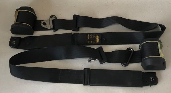 Pair of Safety Belts for Front Seats / Paar Sicherheitsgurte vorne