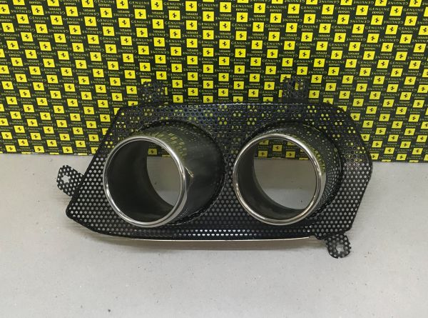 Ferrari Portofino - LH Tailpipe Grille / Auspuff-Grill links