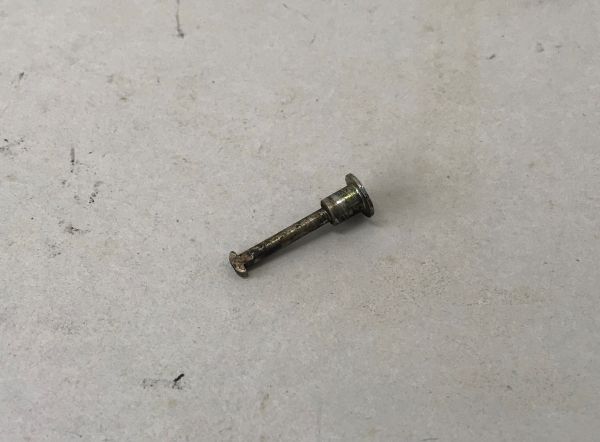 Pin for Spring / Halter für Feder