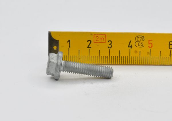 Screw / Schraube