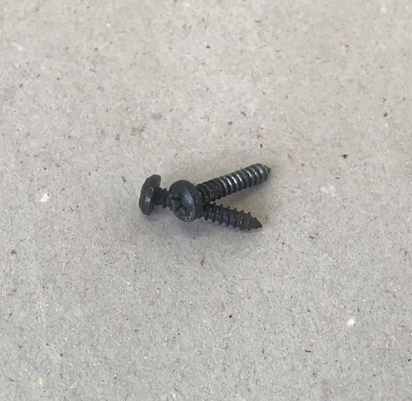 Screw for Seat Hinge Cover / Schraube für Abdeckung Sitzgelenk
