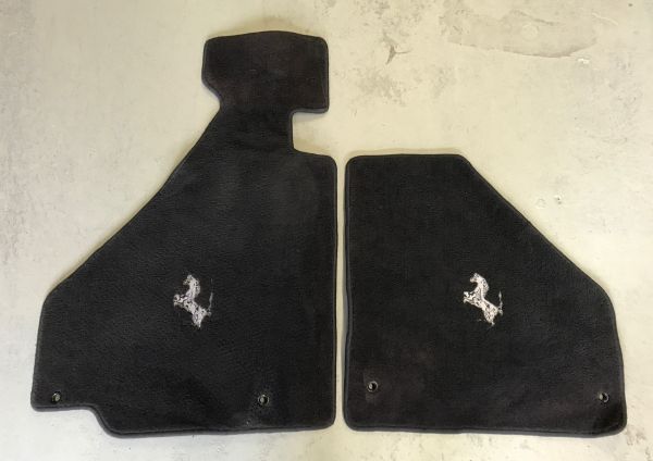 Pair of Floormats / Paar Fußmatten