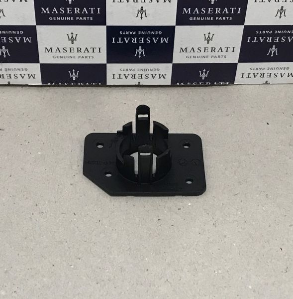 Maserati - Bracket for Parking Sensor / Halter für Park Sensor