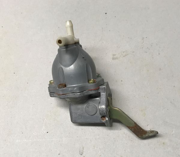 Mechanical Fuel Pump / Mechanische Kraftstoffpumpe