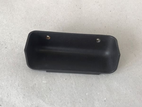 Handle at Doorpanel / Griffmulde an Türverkleidung