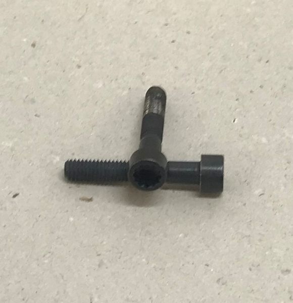 Screw / Schraube