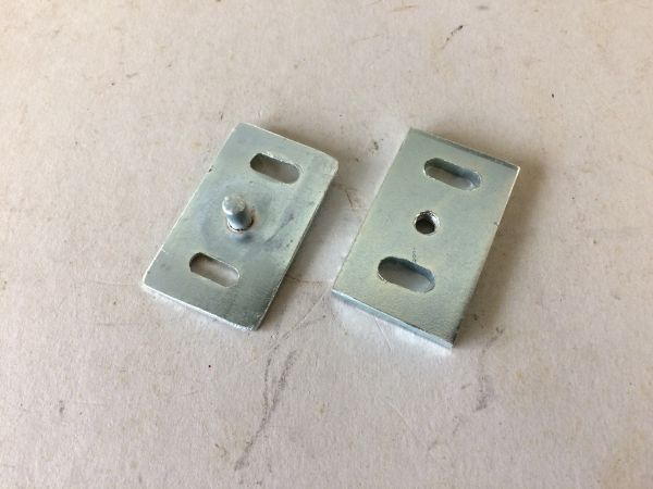 Brackets for front Hood Lock / Teile für Fronthauben Verriegelung