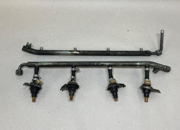 Porsche 928 - Pair of Injection Lines / Einspritzleitungen (Paar)