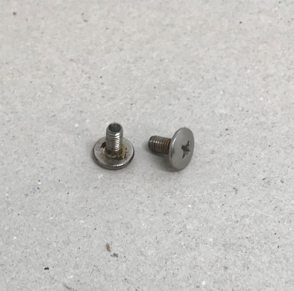 Screw for Tankfiller / Schraube für Einfüllstutzen