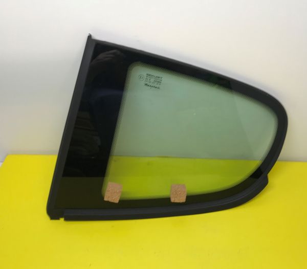 Rear Fixed Glass - Left / Fondscheibe Links Fest