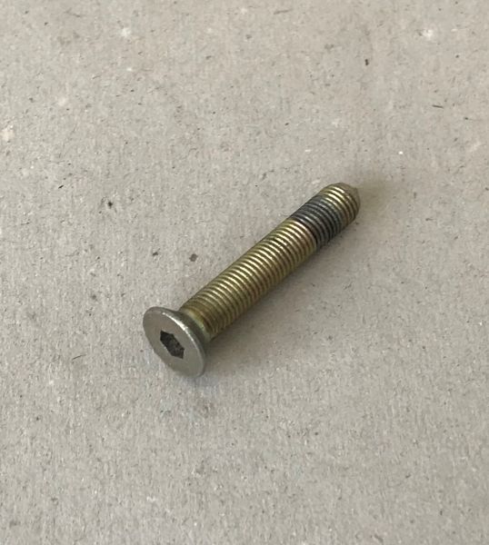 Screw for Door Lock Catch / Schraube für Türschließer