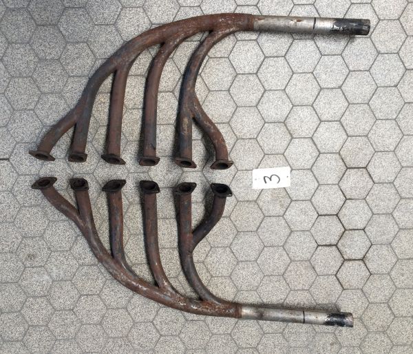 Pair of Exhaust Manifolds / Paar Auspuffkrümmer