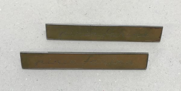 PININFARINA - Script (Pair) / Schriftzug (Paar)