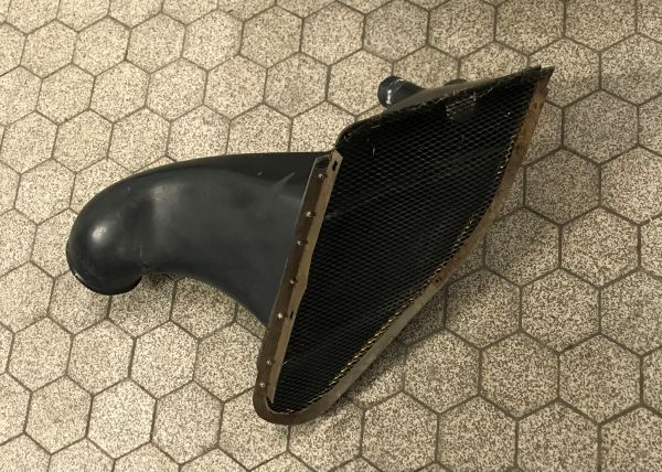 Air Intake for Engine - right / Luftführung für Motor - rechts