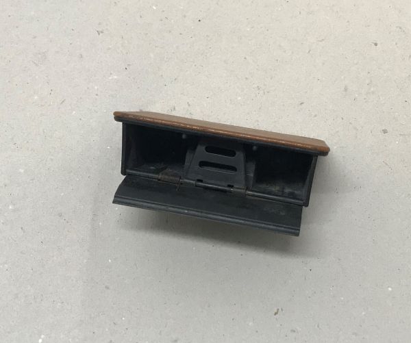 Rear Ashtray / Aschenbecher - hinten