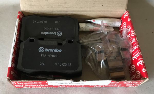 Set of 4 Brake Pads for rear Axle / Satz (4) Bremsbeläge hinten