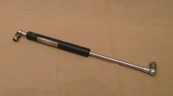 Damper for Front Hood / Haubendämpfer vorn