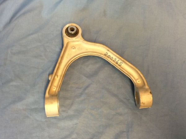 Front Upper Lever / Dreieckslenker vorne oben