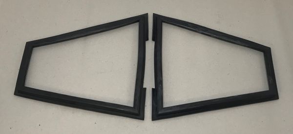 Pair of Rear Side Window Rubbers / Paar Seitenfenster Dichtungen - hinten