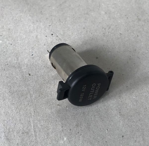12V Socket / 12V Steckdose