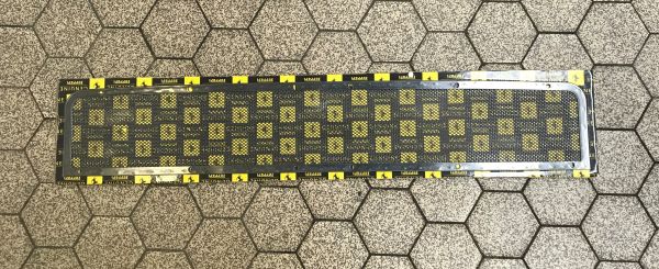 Upper Rear Grille / Grill hinten oben