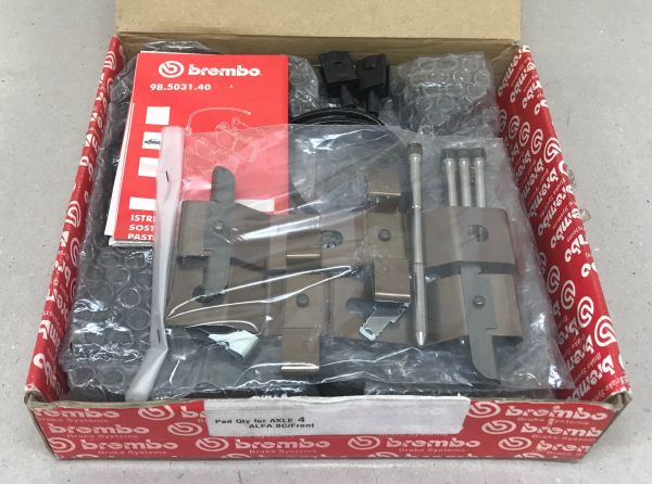 Alfa Romeo 8C - Set of 4 Brake Pads for front Axle / Satz (4) Bremsbeläge vorne