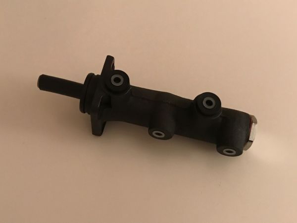 Brake Master Cylinder / Hauptbremszylinder