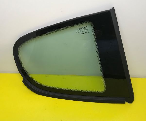 Rear Fixed Glass - Right / Fondscheibe Rechts Fest