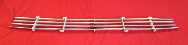 Front Grille - large version / Grill vorne - breite Ausführung