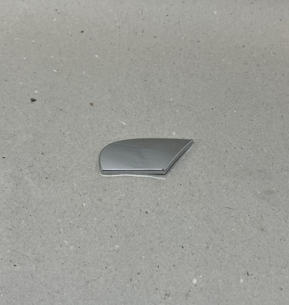 Maserati Quattroporte V M139 - RH Headlight Washer Plate / Abdeckung SW Reinigung rechts