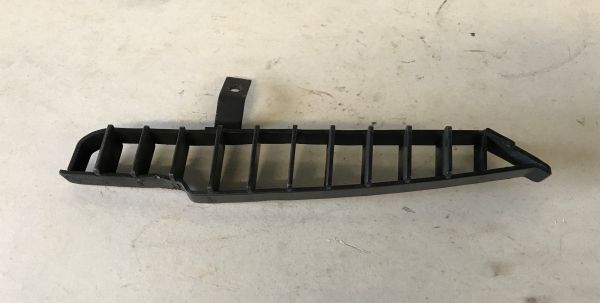 Grille at Front Fender - left / Grill an Kotflügel - links