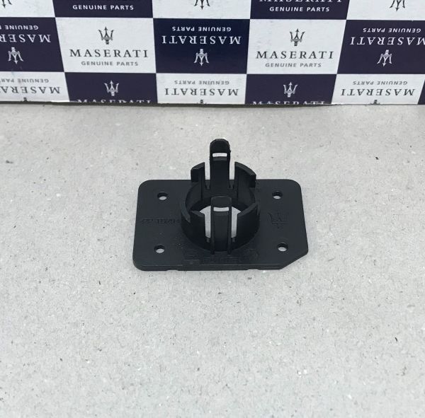 Maserati - Bracket for Parking Sensor / Halter für Park Sensor