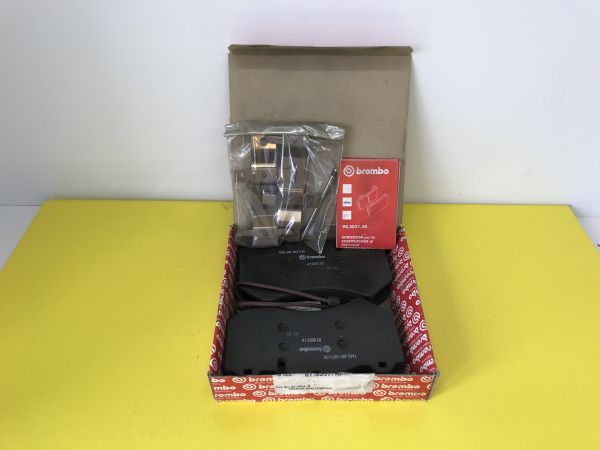 Set of 4 Brake Pads for front Axle / Satz (4) Bremsbeläge vorne