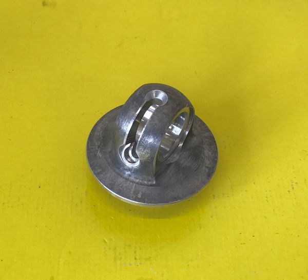 Upper Spring Retention Cap / Oberer Federteller