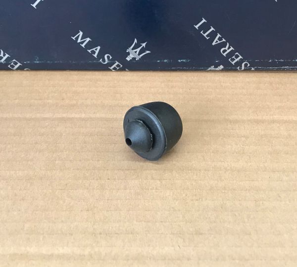 Grommet at Exhaust / Anschlaggummi an Auspuff