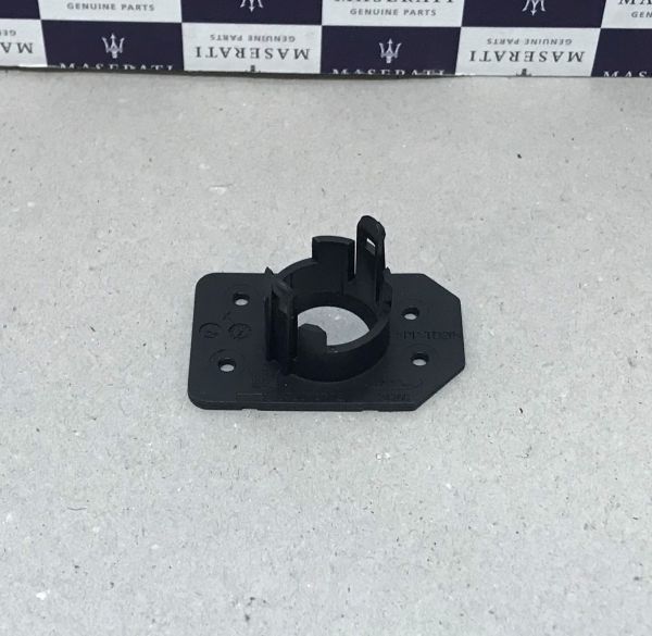 Maserati - Bracket for Parking Sensor / Halter für Park Sensor