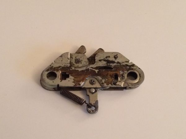 Front Bonnet Lock / Haubenschloss vorne