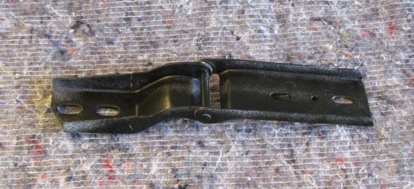 Hinge at Front Hood - right / Scharnier für Haube vorn - rechts