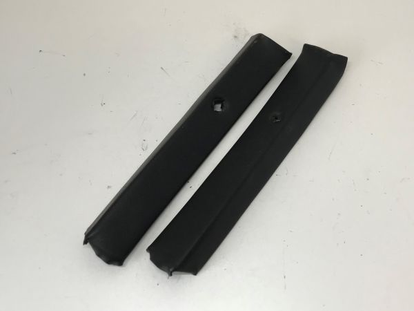 Pair of B-Post Covers - black / Paar Abdeckungen an B-Säulen - schwarz