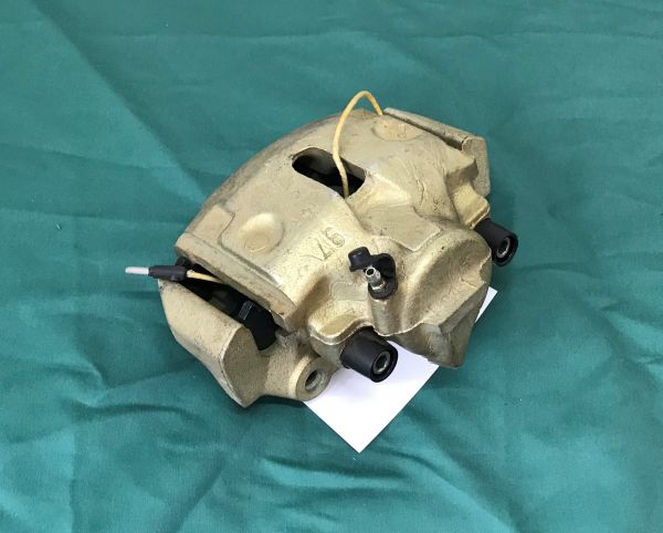 Brake Caliper front right / Bremssattel vorne rechts