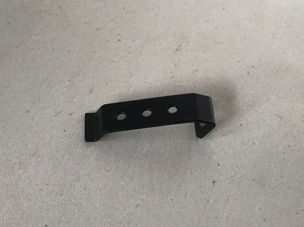 Bracket at Sill / Klammer an Schweller